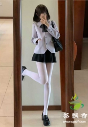 刚下海04可儿大长腿过年不回家