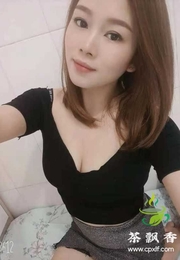 白云白肤气质佳人