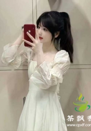 海珠萝莉就吃一小口