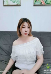 海珠温柔体贴美眉-默默